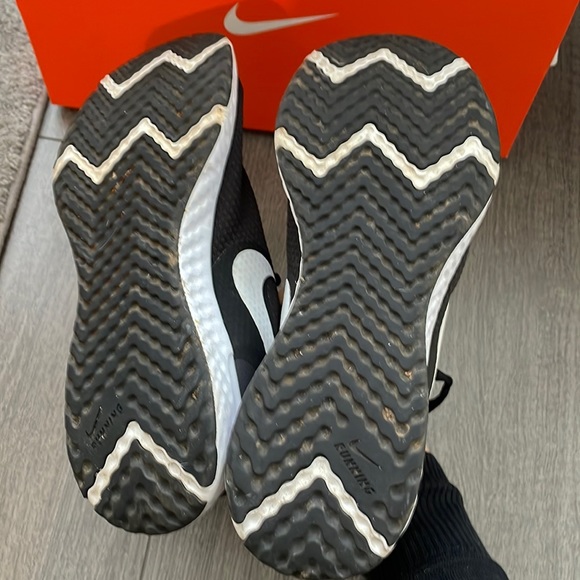 ✨SOLD✨ Nike Revolution 5 Women’s Running Shoe -size 7 - Picture 6 of 7